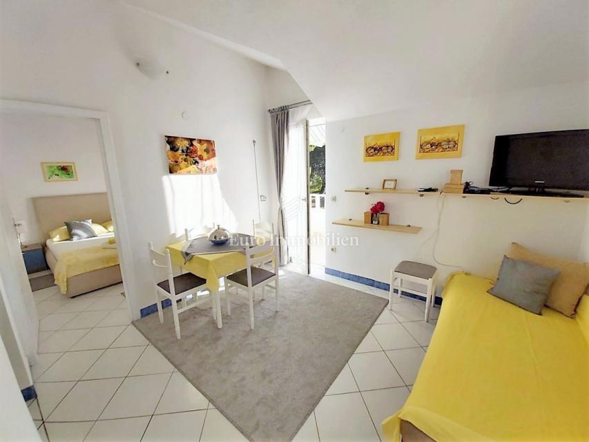 Čiovo - apartmajska vila na mirni lokaciji
