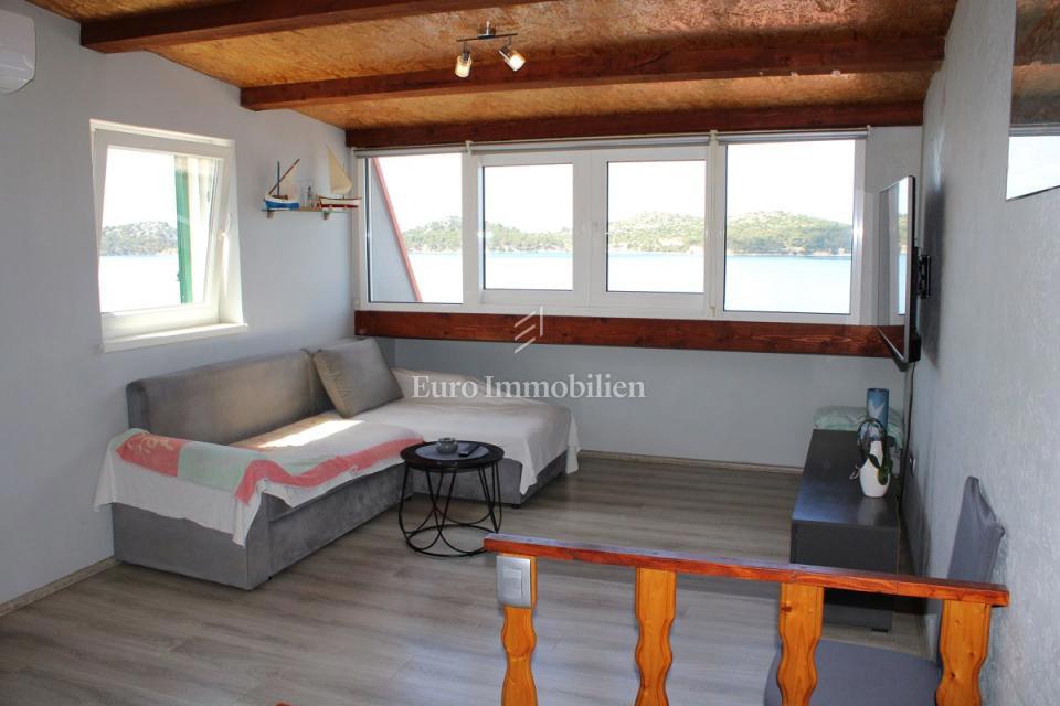 Hiša s pogledom na morje v bližini plaže Banj - Šibenik
