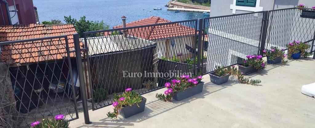 Hiša s pogledom na morje v bližini plaže Banj - Šibenik