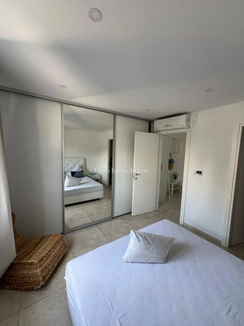 Bibinje - apartmaji v prvi vrsti do morja