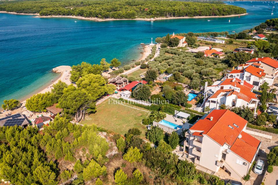 Punat - hiša tik ob plaži - TOP lokacija