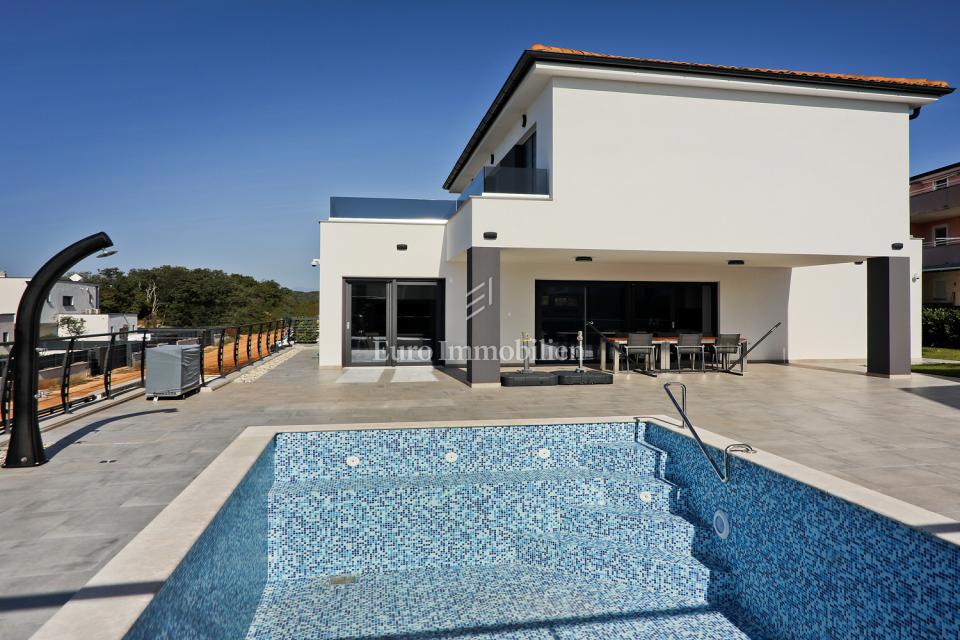 Moderna vila s pogledom na morje - Malinska