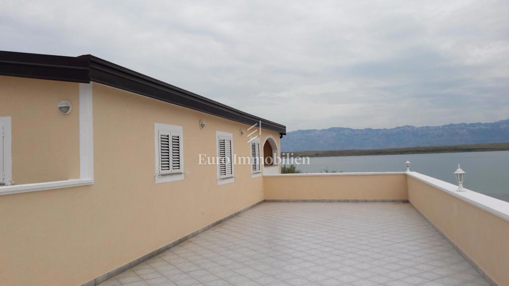Vir, apartmajska hiša prva vrsta do morja