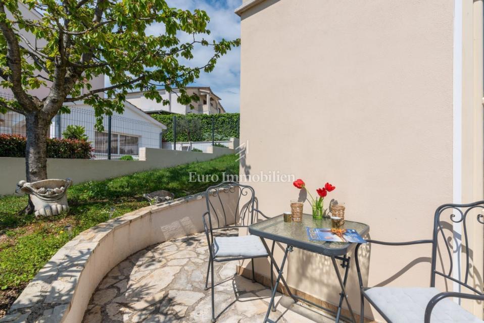 Čudovita samostojna vila z bazenom