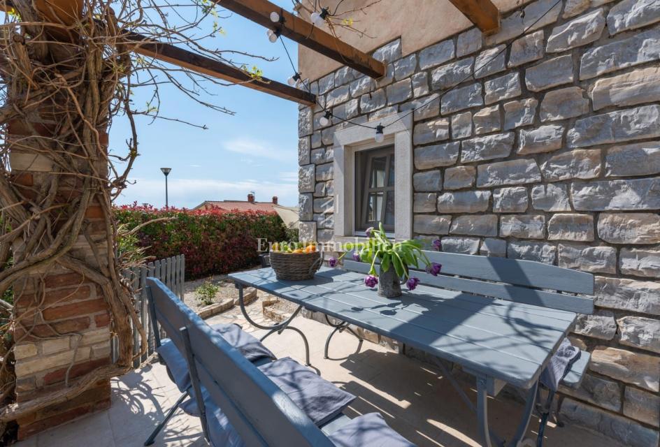 Čudovita samostojna vila z bazenom
