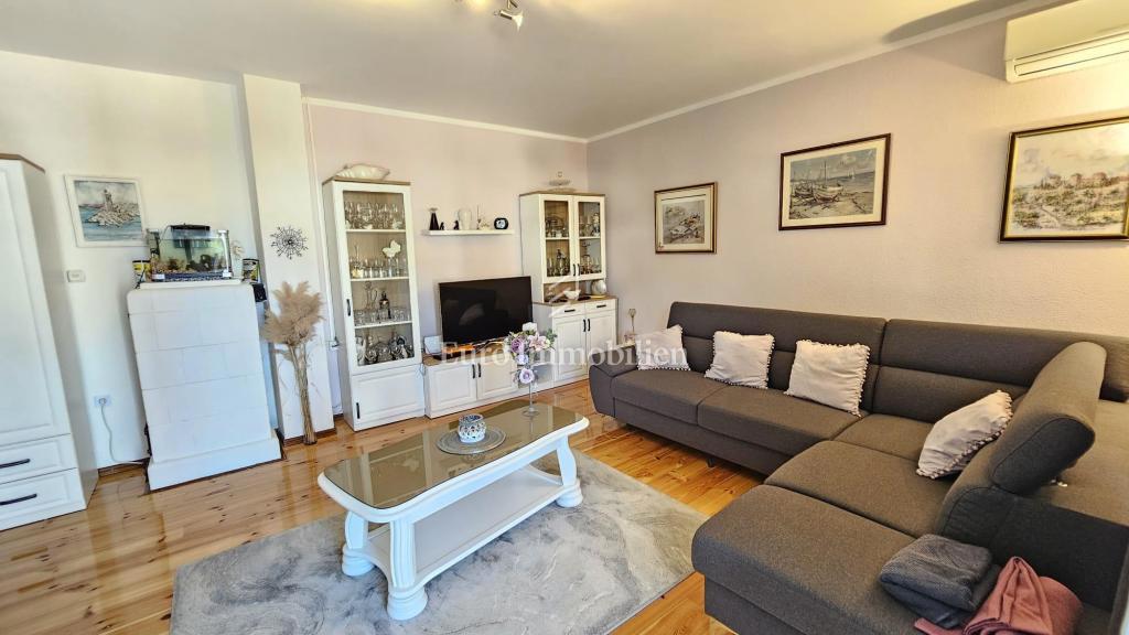 Hiša s 3 apartmaji 150 m od morja
