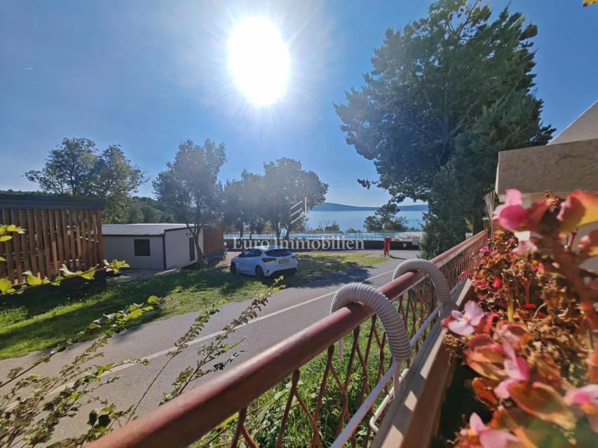Hiša s 3 apartmaji 150 m od morja