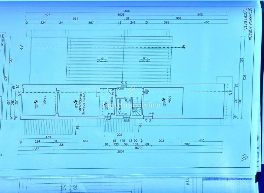 Prva vrsta do plaže! Tkon - adaptirana samostojna hiša