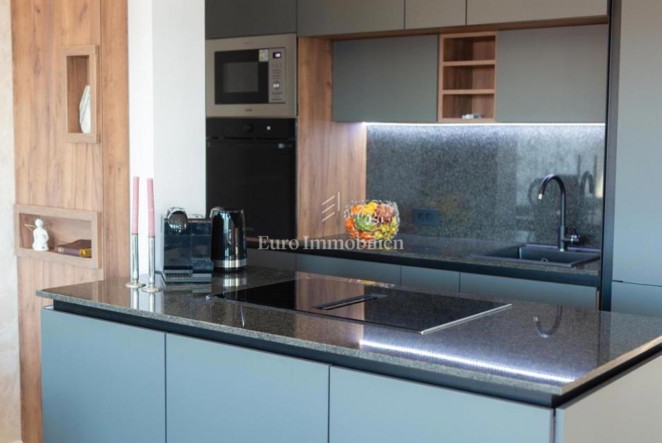 Penthouse v Malinski s pogledom na morje