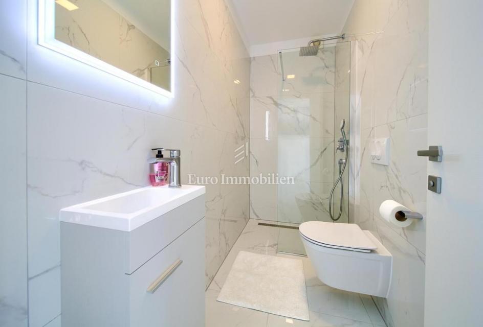 Penthouse v Malinski s pogledom na morje
