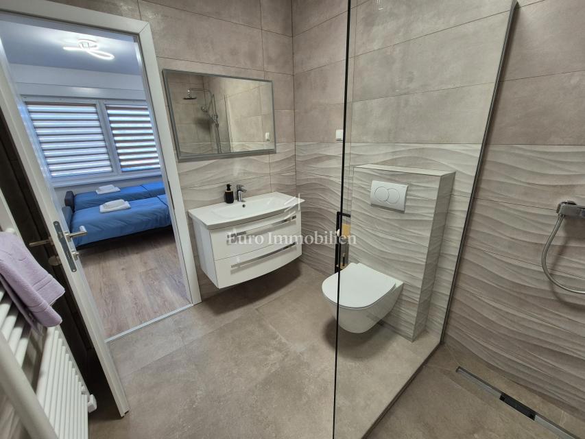 Nova hiša dvojček s pogledom na morje - otok Krk