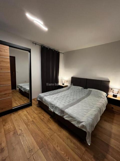 Hiša v bližini Malinske s petimi apartmaji