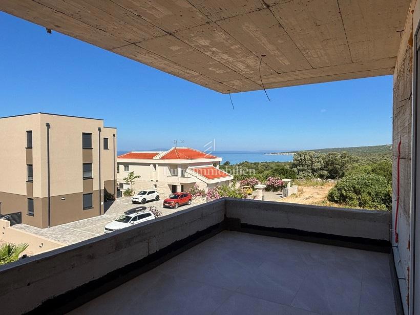 Novalja - apartma z veliko teraso, pogled na morje