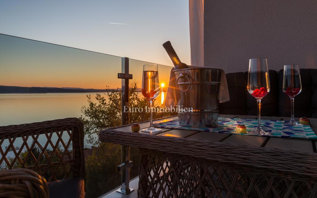 Luksuzni penthouse s fenomenalnim razgledom!