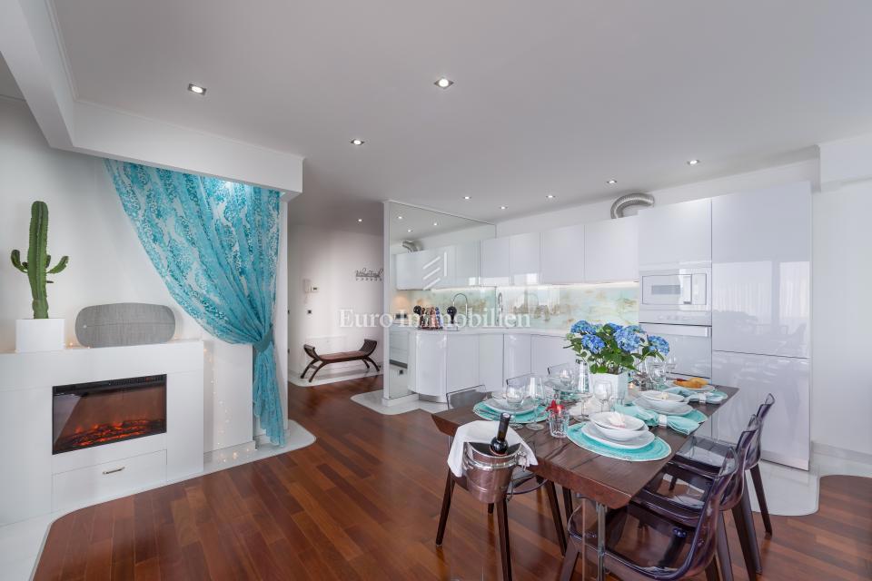Luksuzni penthouse s fenomenalnim razgledom!