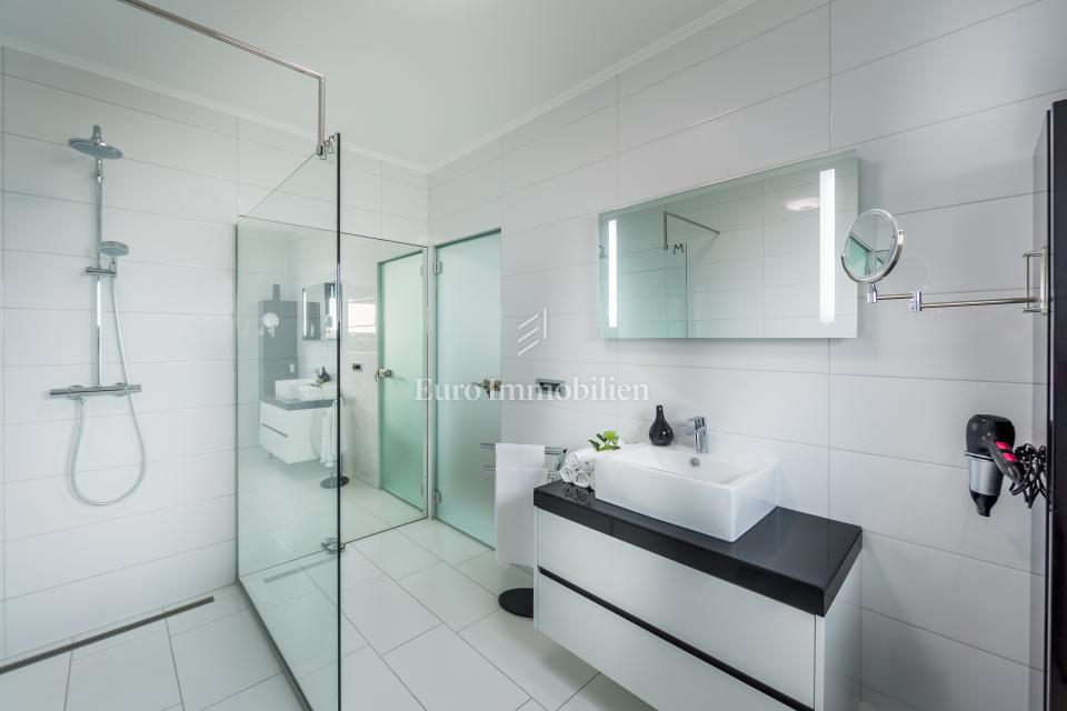 Luksuzni penthouse s fenomenalnim razgledom!