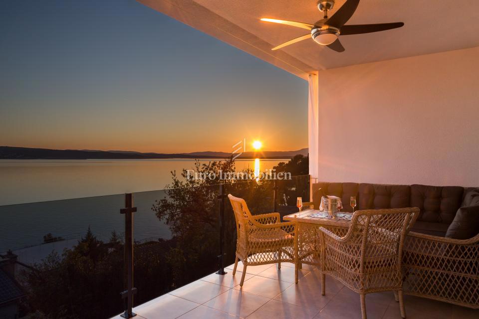 Luksuzni penthouse s fenomenalnim razgledom!