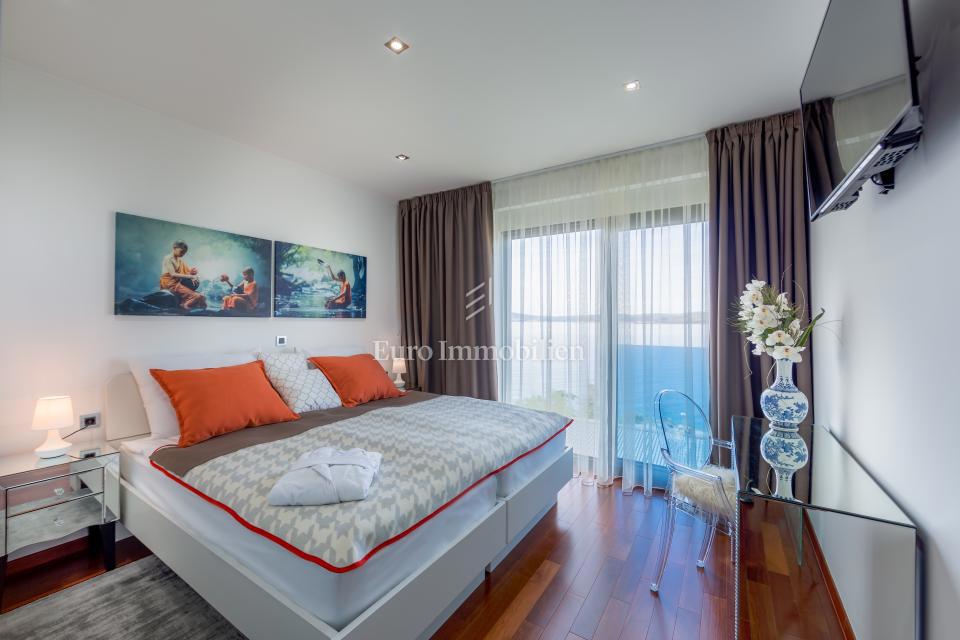 Luksuzni penthouse s fenomenalnim razgledom!