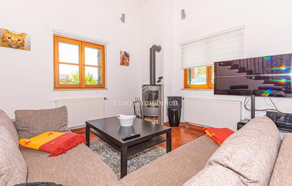 Vila z vrtom in bazenom