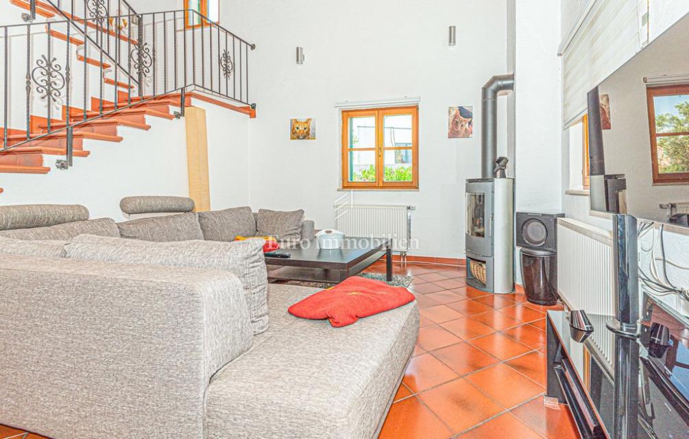 Vila z vrtom in bazenom