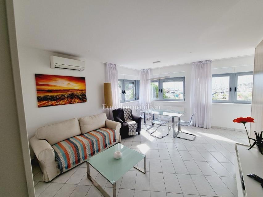 Novigrad, Istra - stanovanje 50m od morja