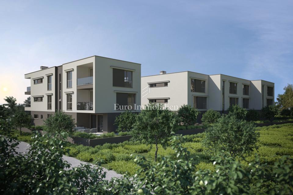 Peroj - apartma z vrtom in teraso s pogledom na morje