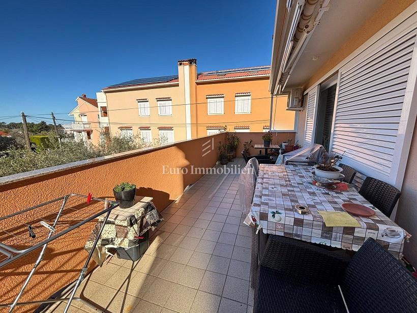 Novalja - hiša s 6 apartmaji
