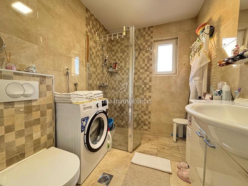 Novalja - hiša s 6 apartmaji