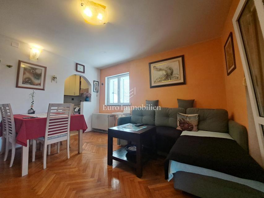 Apartma z vrtom v mestu Krk