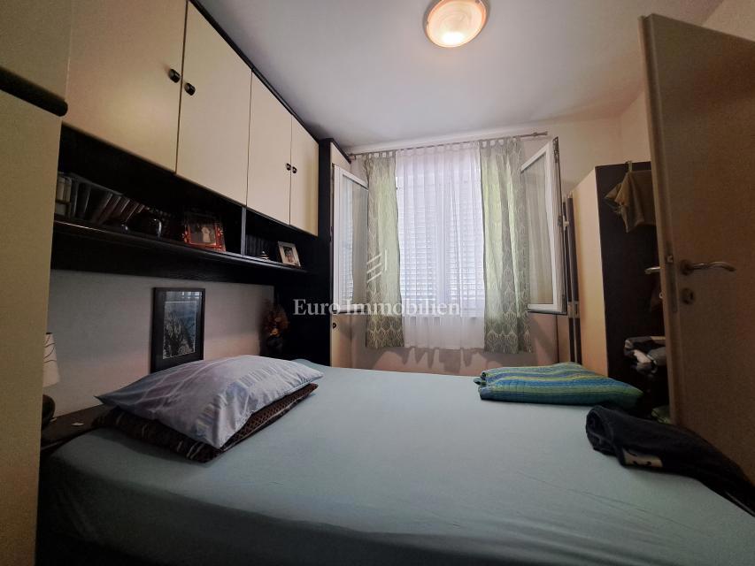 Apartma z vrtom v mestu Krk