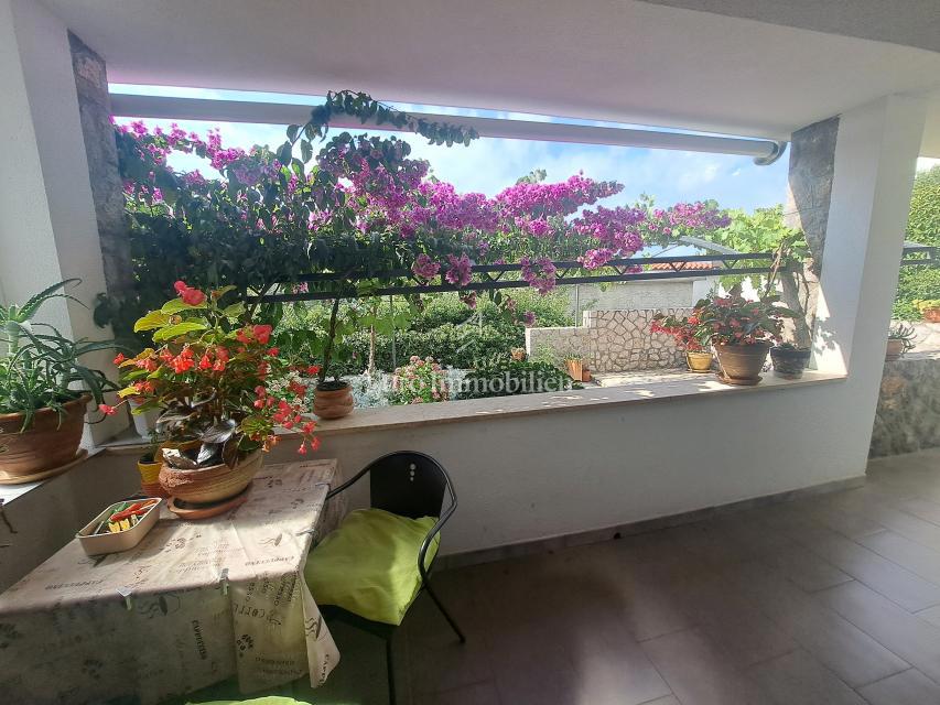 Apartma z vrtom v mestu Krk