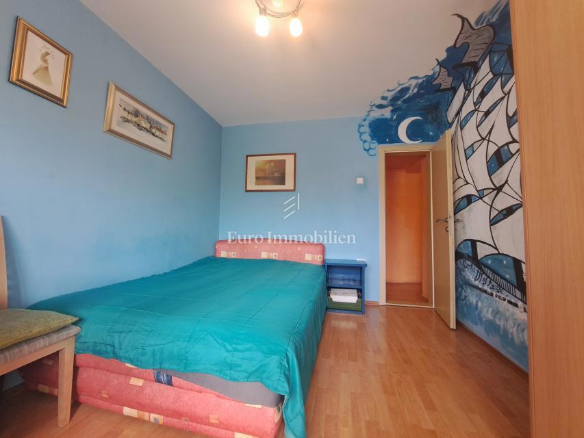 Apartma z vrtom v mestu Krk