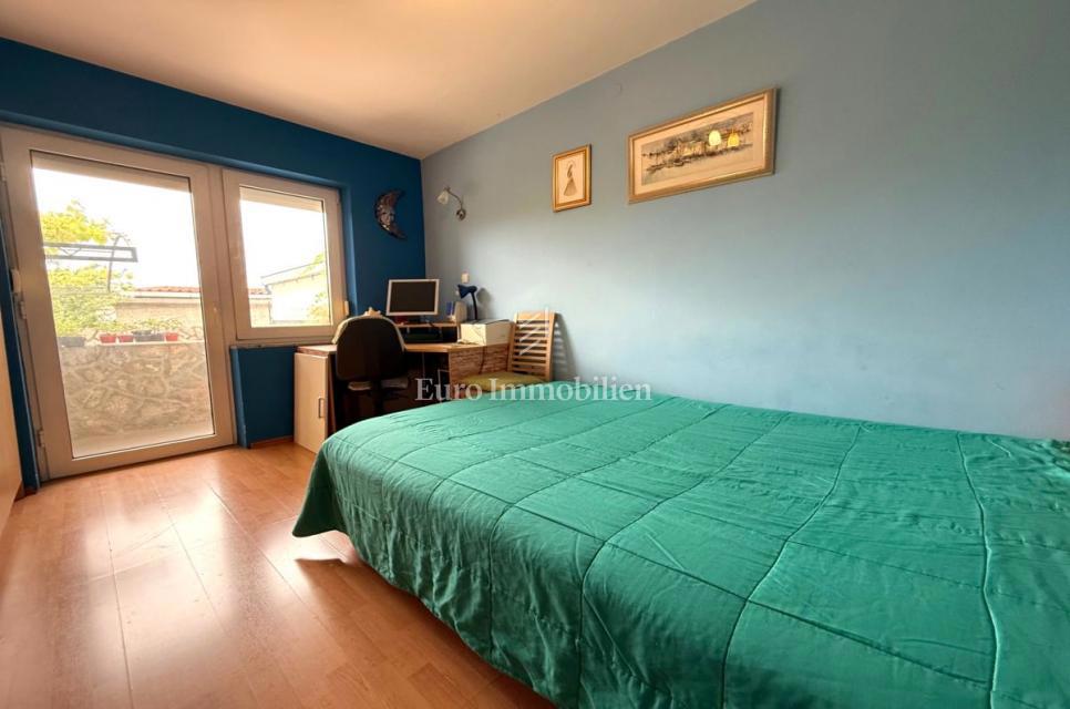 Apartma z vrtom v mestu Krk