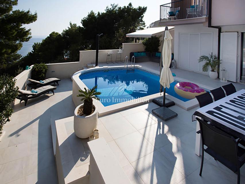Baška Voda - vila z bazenom v bližini plaže