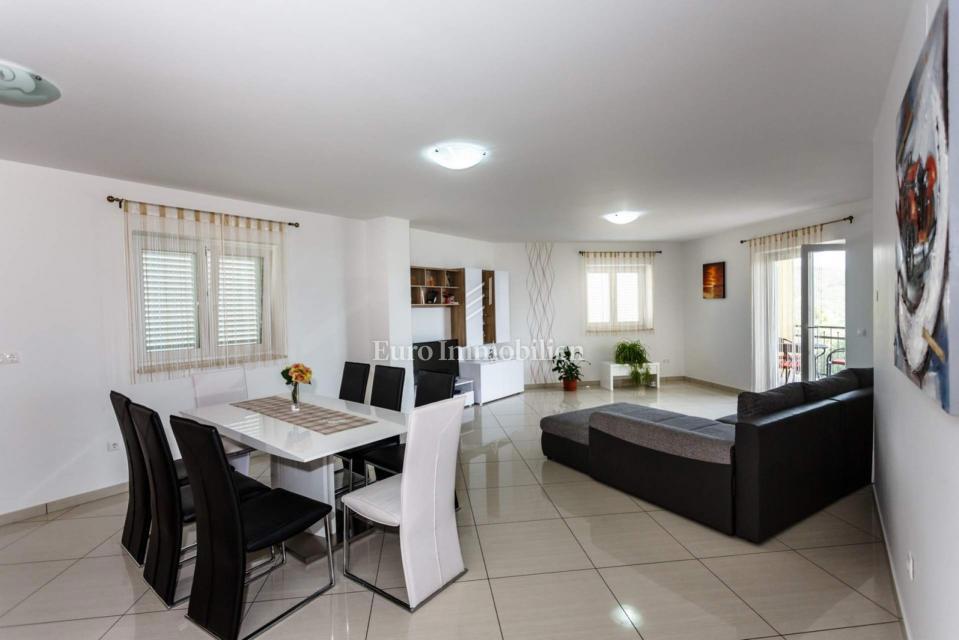 Apartma z odprtim pogledom na morje v Vrbniku