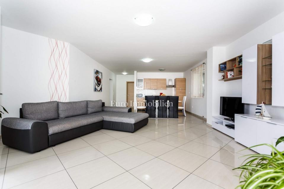 Apartma z odprtim pogledom na morje v Vrbniku