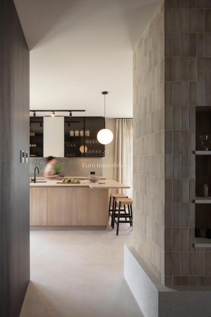 Istra, Poreč – Moderna vila z bazenom na prodaj