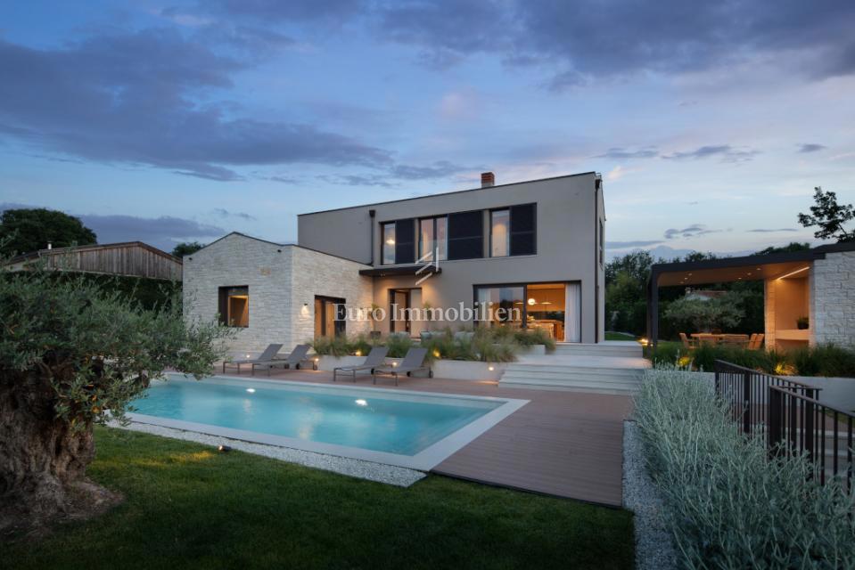Istra, Poreč – Moderna vila z bazenom na prodaj
