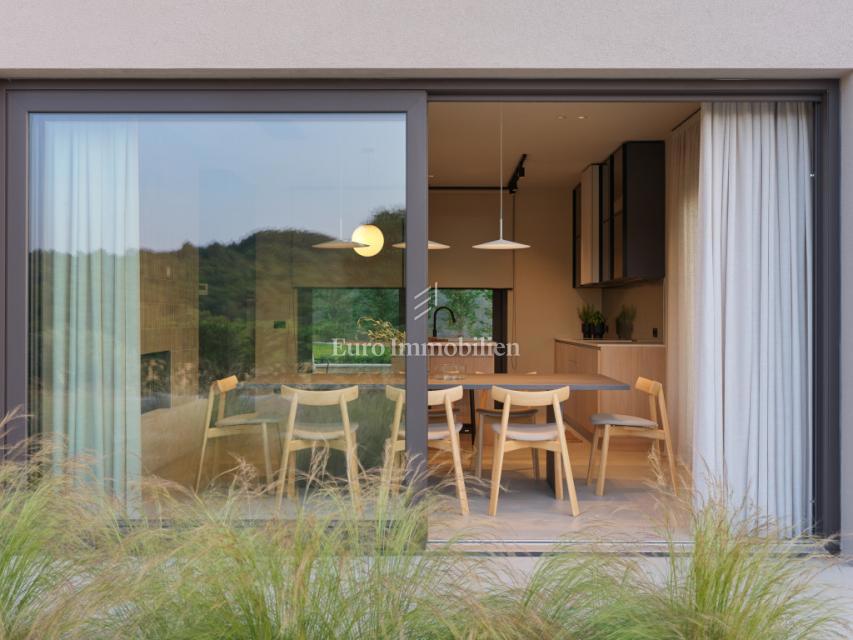 Istra, Poreč – Moderna vila z bazenom na prodaj