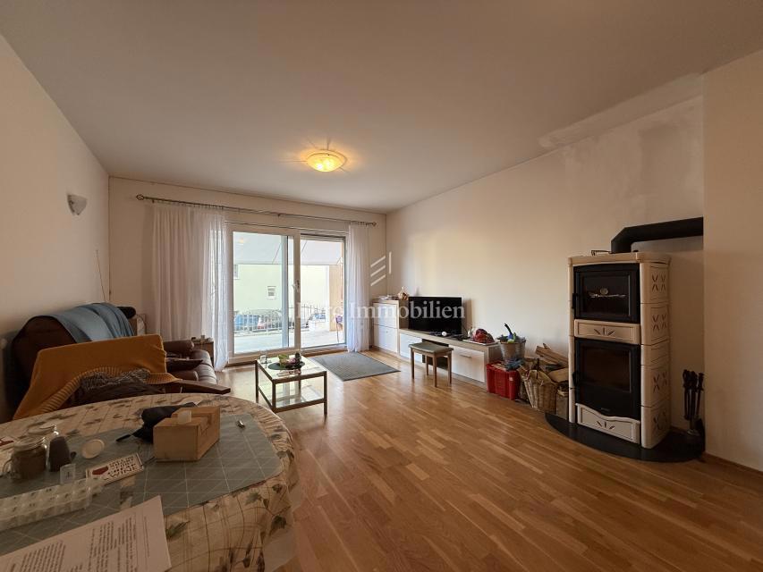 Promajna – Trisobno stanovanje v vili blizu morja