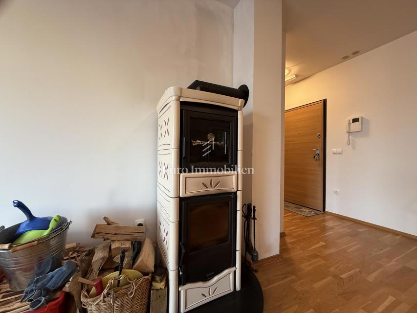 Promajna – Trisobno stanovanje v vili blizu morja