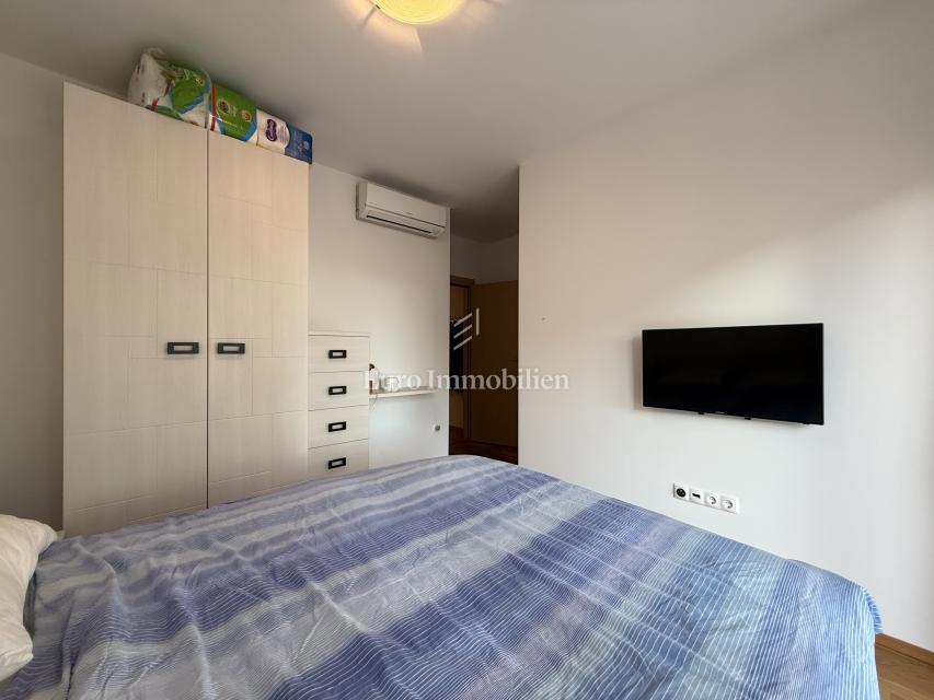 Promajna – Trisobno stanovanje v vili blizu morja