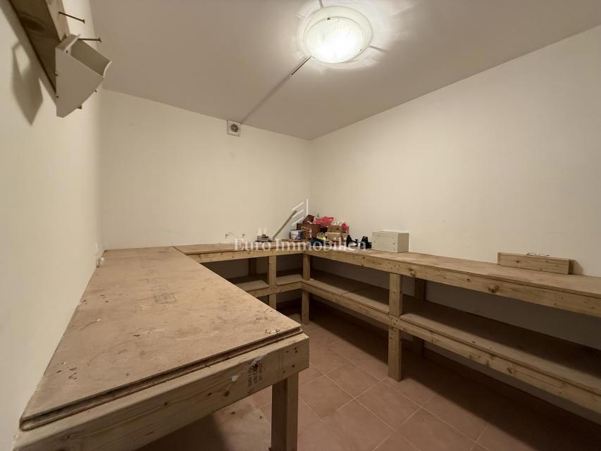 Promajna – Trisobno stanovanje v vili blizu morja