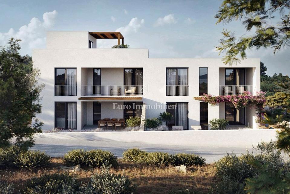 Vodice – Stanovanje z bazenom na mirni lokaciji