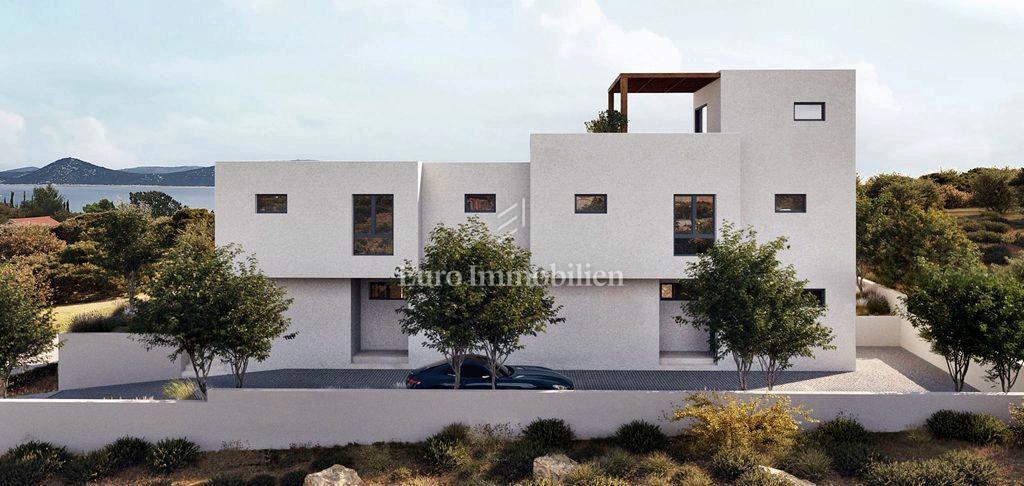 Vodice – Stanovanje z bazenom na mirni lokaciji