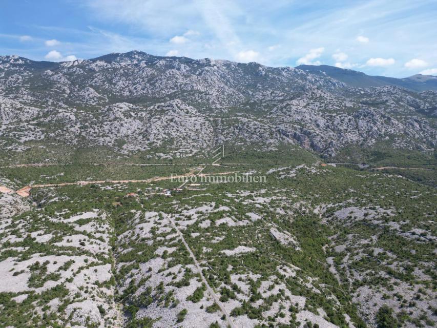 Gradbena parcela s pogledom na morje, blizu plaže