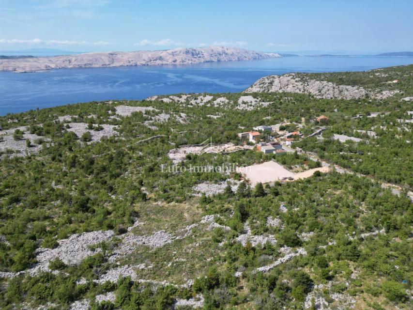 Gradbena parcela s pogledom na morje, blizu plaže