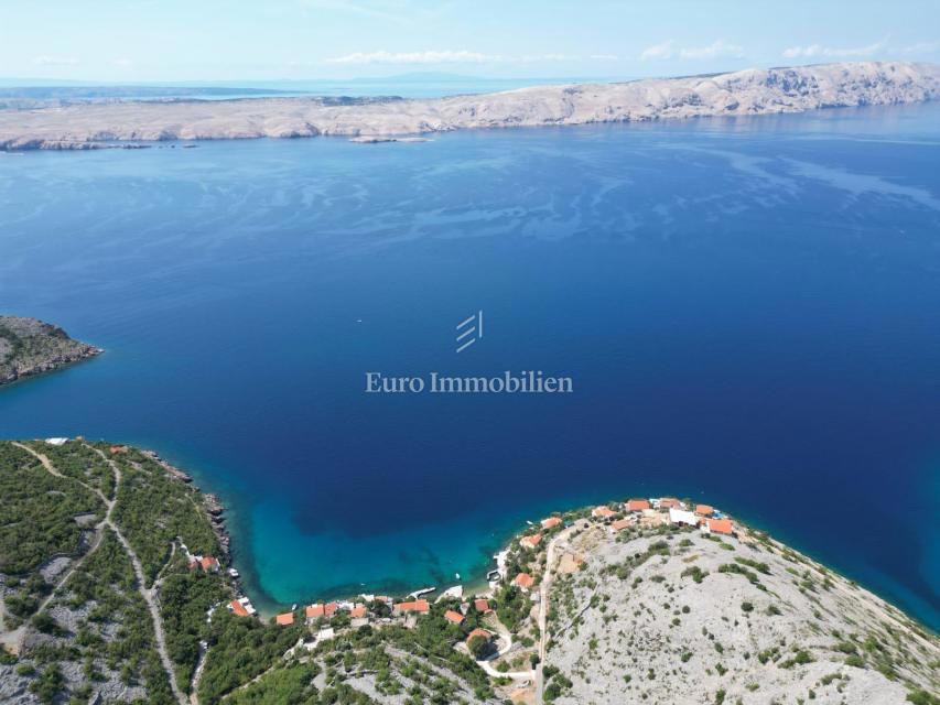 Gradbena parcela s pogledom na morje, blizu plaže