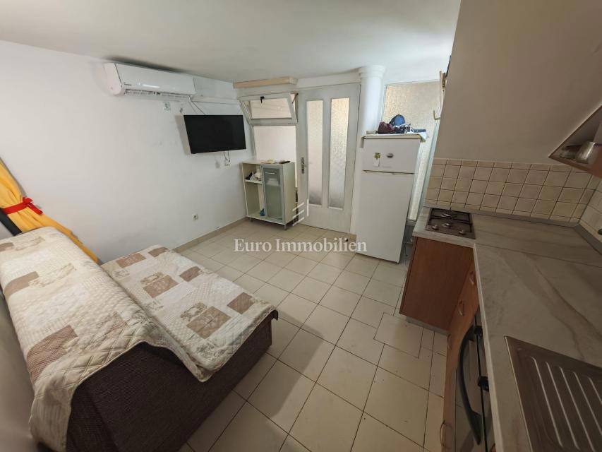 Vrstna Hiša s Panoramskim Pogledom – 150 m od Morja