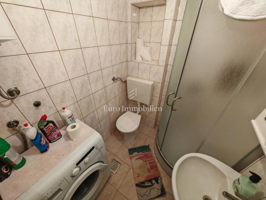 Vrstna Hiša s Panoramskim Pogledom – 150 m od Morja